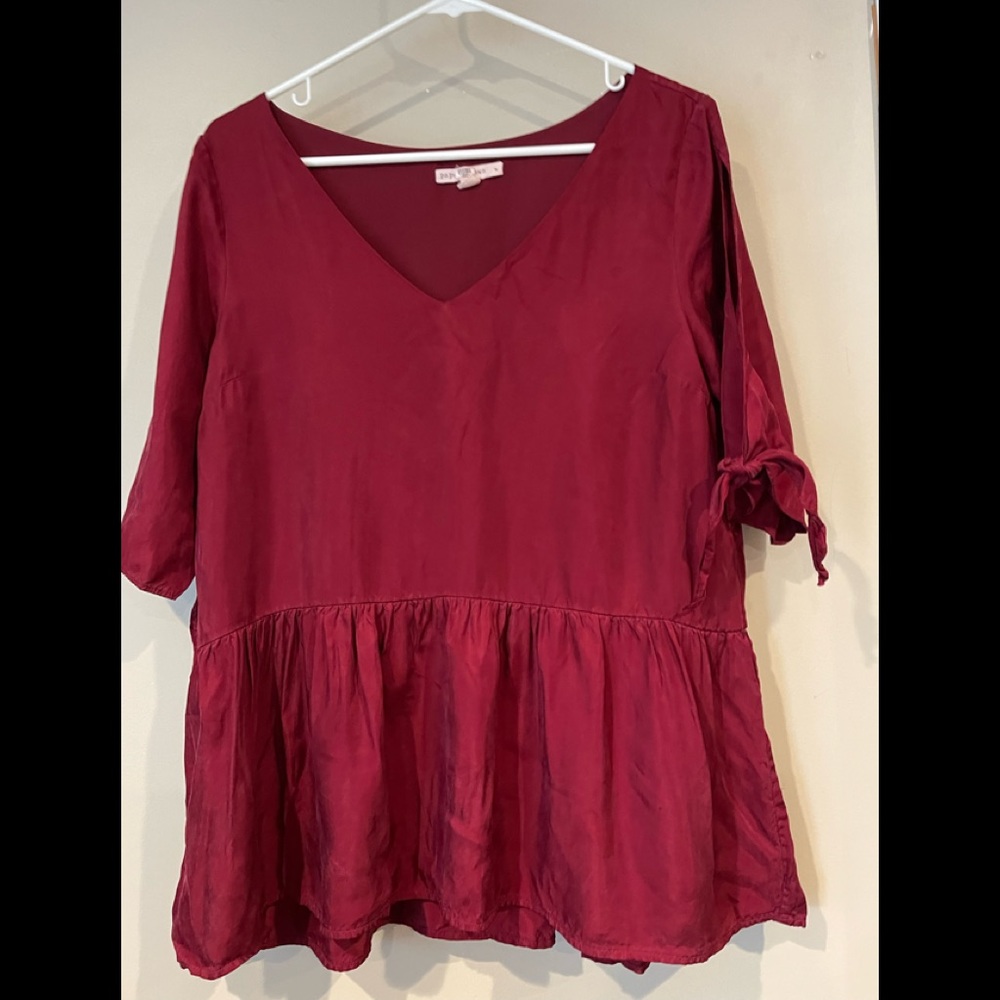 Paper Crown Peplum Top Tie-Sleeve V-Neck Blouse. EUC